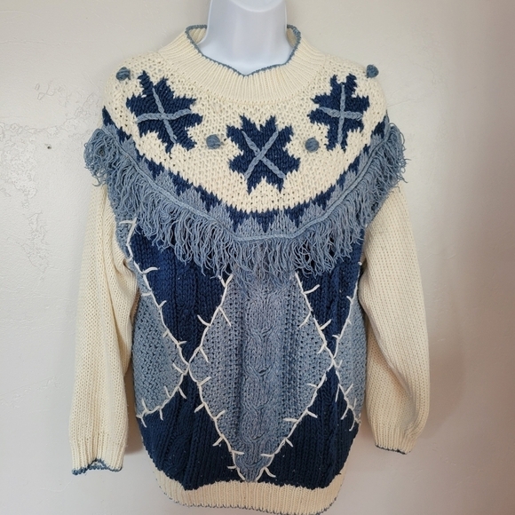 Vintage Sweaters - Huntington Ridge Vintage Knitted by Hand White Blue Sweater M Fringe Pom Winter